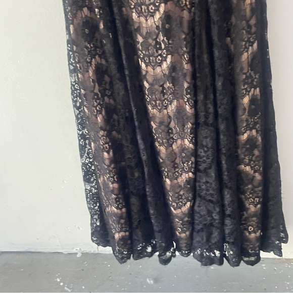 Betsy & Adams Victorian All Over Lace Beaded Jeweled Maxi Gown 37490 - Picture 6 of 13